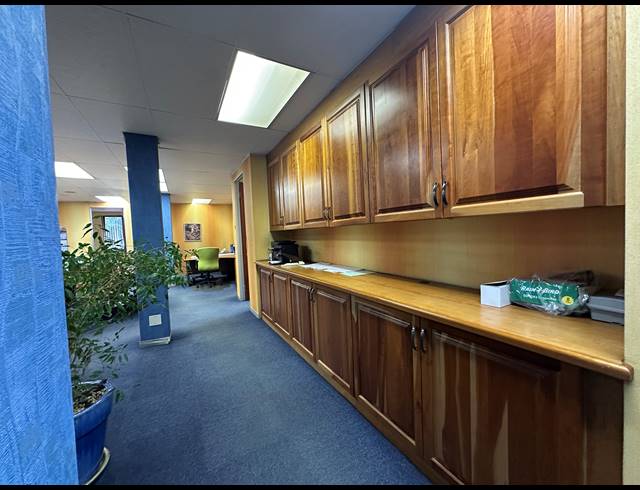 950M² OFFICE TO LET IN WOODMEAD